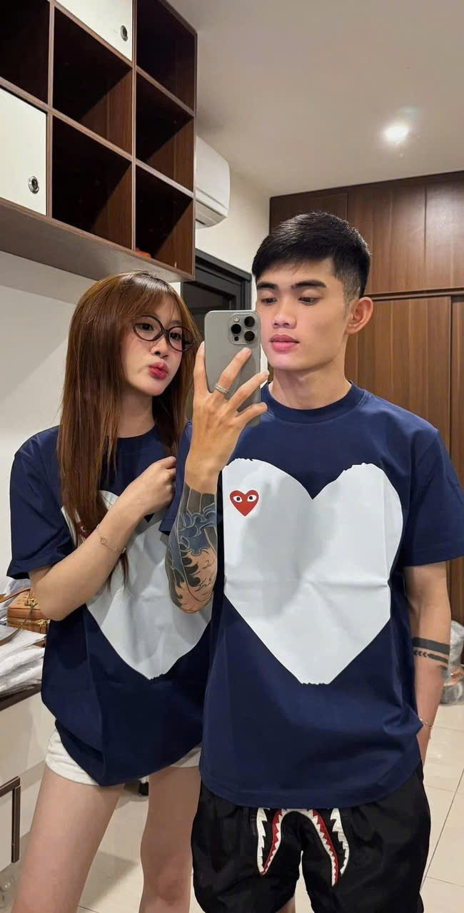 Sét Bộ Đồ Đôi Nam Nữ In Hình Trái Tym Sắc Nét Form Rộng Chất Cotton Ton Da Dễ Mặc Kiểu Dáng Trẻ Trung, Sét Bộ Đôi Nam Nữ Mùa Hè